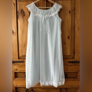 Dorsay Vintage 1960's Two Piece Set Nightgown Peignoir Baby Blue Lace Trim - M